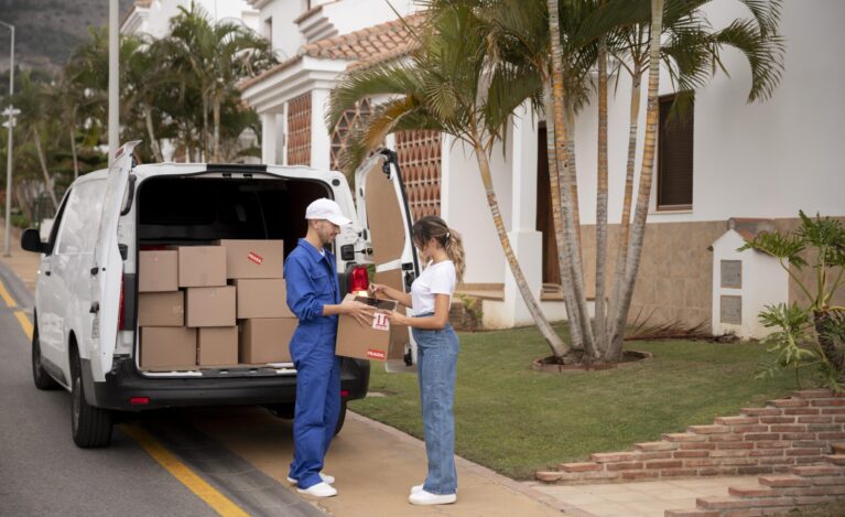 full-shot-man-delivering-box (1)